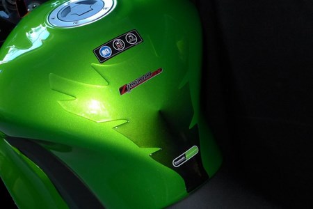 Kawasaki / カワサキ タンクパッド Z1000SX (シルバー) | 168TPT0037