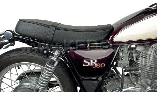 Kedo Seat 'Ultra Classic'  ribbed black cover  black piping  ready-to-mount  including rear bracket 27153  length 55cm  incl passenger seat strap. | 40847