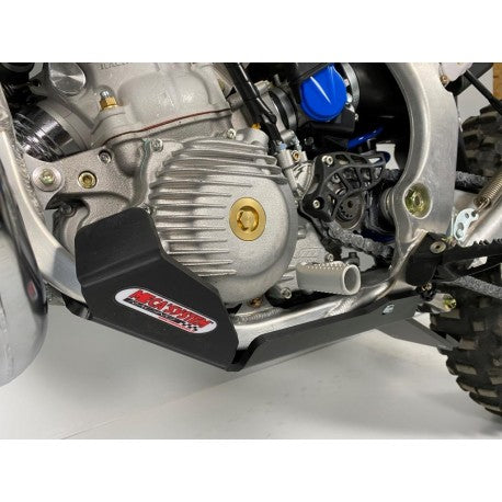 統合型8mm搭載エクストリームスキッドプレート