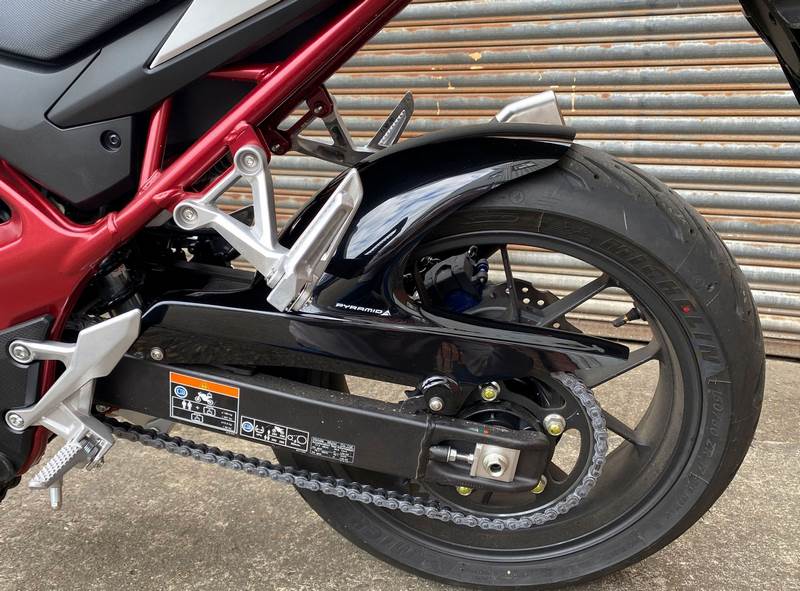 Pyramid / ピラミッド ハガー マットブラック | Honda CB 750 Hornet （ホーネット） 2023>2024 | 071234M