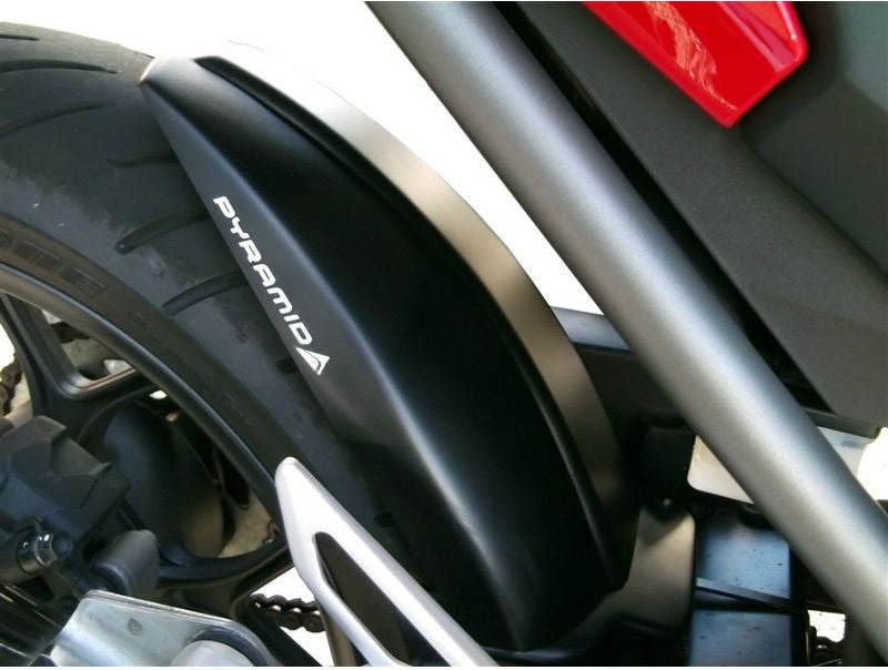 Pyramid Plastic Hugger - Black Nc700/750S/Nc700/750X/Nc700C Integra | 071800B