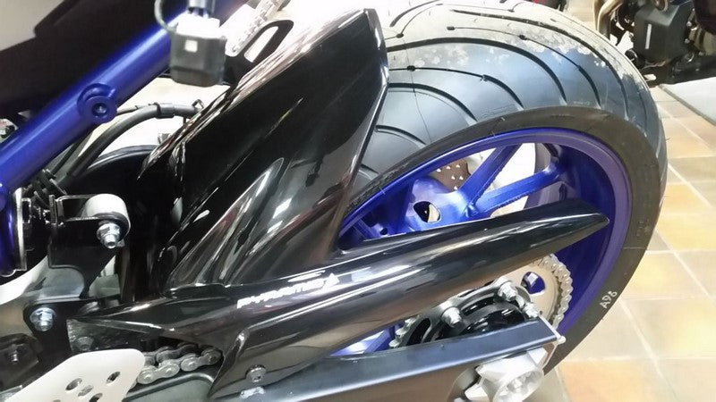 Pyramid Plastics / ピラミッドプラスチック Yamaha Tracer 700 ハガー グロスブラック 2015> | 072442B