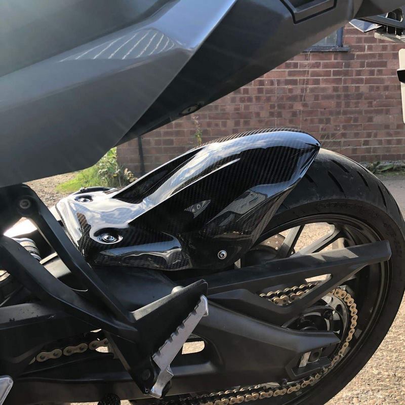Pyramid Hugger | Carbon | Yamaha Tracer 900 2018>2020 | 072447A