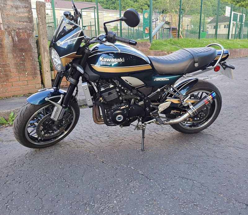 Pyramid / ピラミッド ハガー キャンディダイヤモンドブラウン & メタリックオレンジ (50th Anniversary) | Kawasaki Z 900 RS 2022>2022 | 073880T