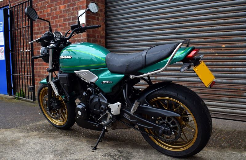 Pyramid / ピラミッド ハガー マットブラック | Kawasaki Ninja 650 2017- | 073930M