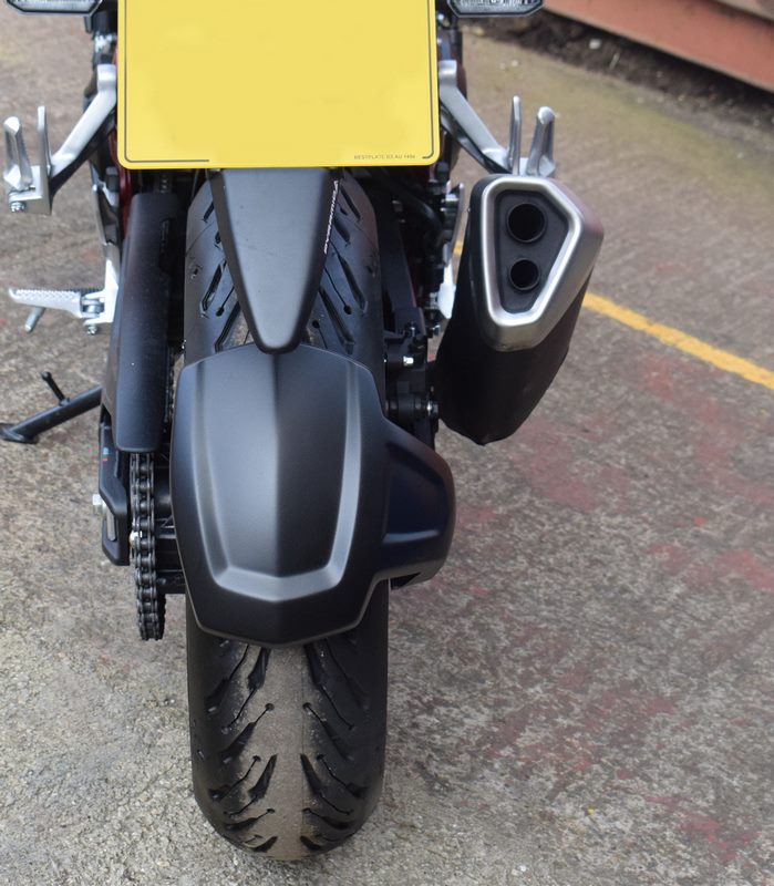 Pyramid / ピラミッド スプレーガード グロスブラック | Honda CB 750 Hornet （ホーネット） 2023- | 085166B