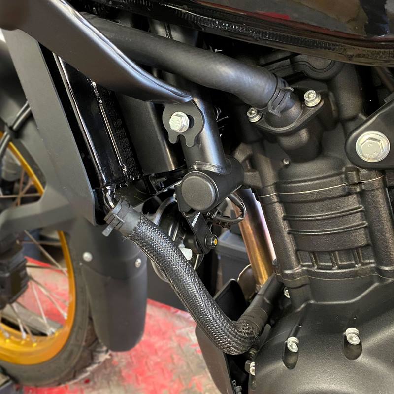 Pyramid / ピラミッド フレームエンドキャップ マットブラック | ロイヤルエンフィールド Guerrilla 450 2024- | 089750