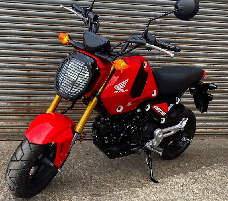 Pyramid / ピラミッド ヘッドライトガード マットブラック | Honda MSX 125 2021- | 09190M