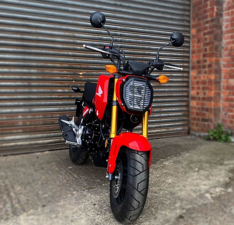 Pyramid / ピラミッド ヘッドライトガード マットブラック | Honda MSX 125 2021- | 09190M