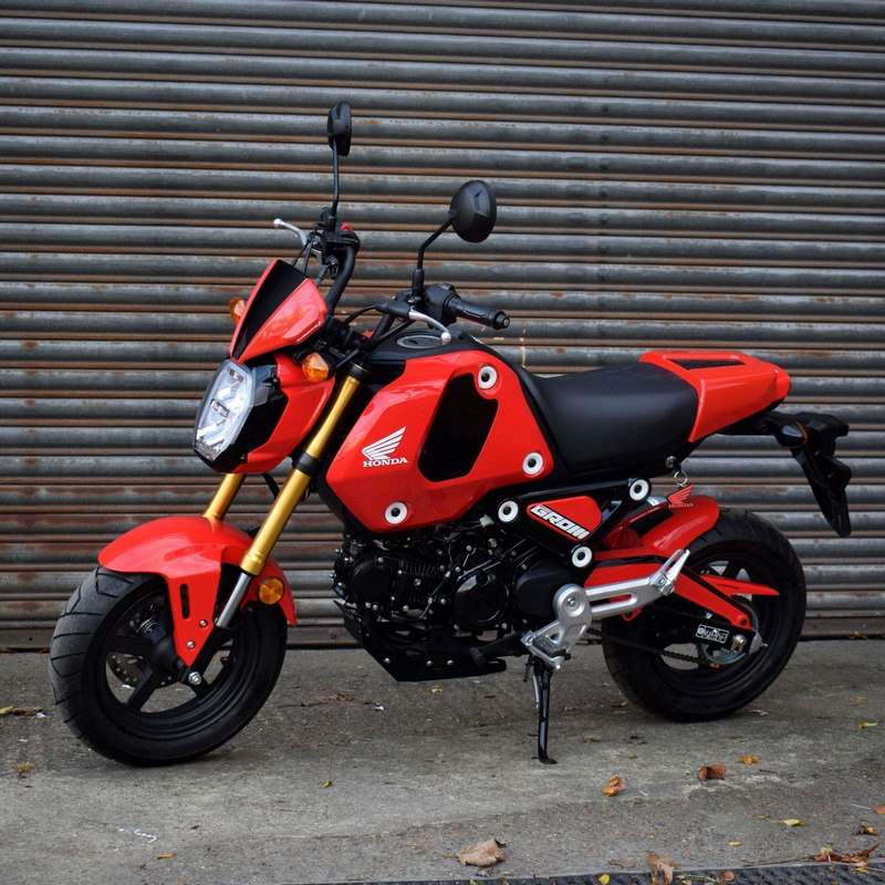 Pyramid / ピラミッド シートカウル クイーンビーイエロー & グロスブラック | Honda MSX 125 2021- | 11540H