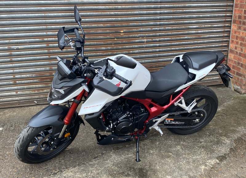 Pyramid / ピラミッド シートカウル マットブラック | Honda CB 750 Hornet （ホーネット） 2023- | 11573M