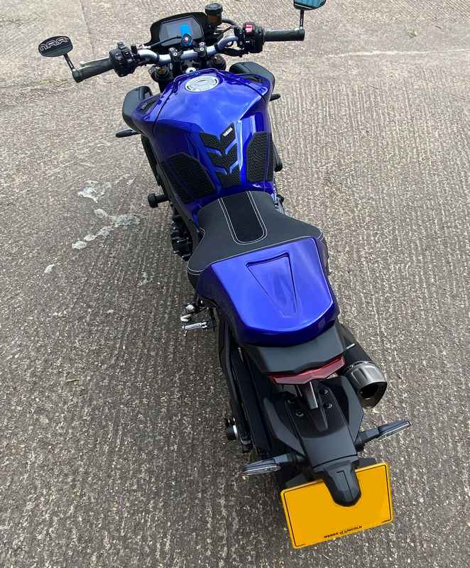 Pyramid / ピラミッド コンフォート シートカウル SPカラー | Yamaha MT-10 SP 2022- | 12413K