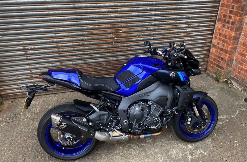 Pyramid / ピラミッド コンフォート シートカウル SPカラー | Yamaha MT-10 SP 2022- | 12413K