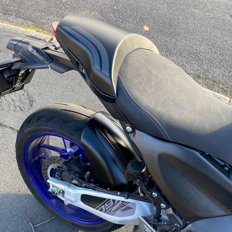 Pyramid Seat Cowl | Tech Black | Yamaha MT-09 2021> | 12416F