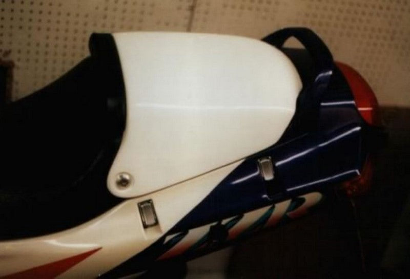 Pyramid Plastics / ピラミッドプラスチック Kawasaki ZZR 600 シートカウル 未塗装 1993>2008 | 13350U