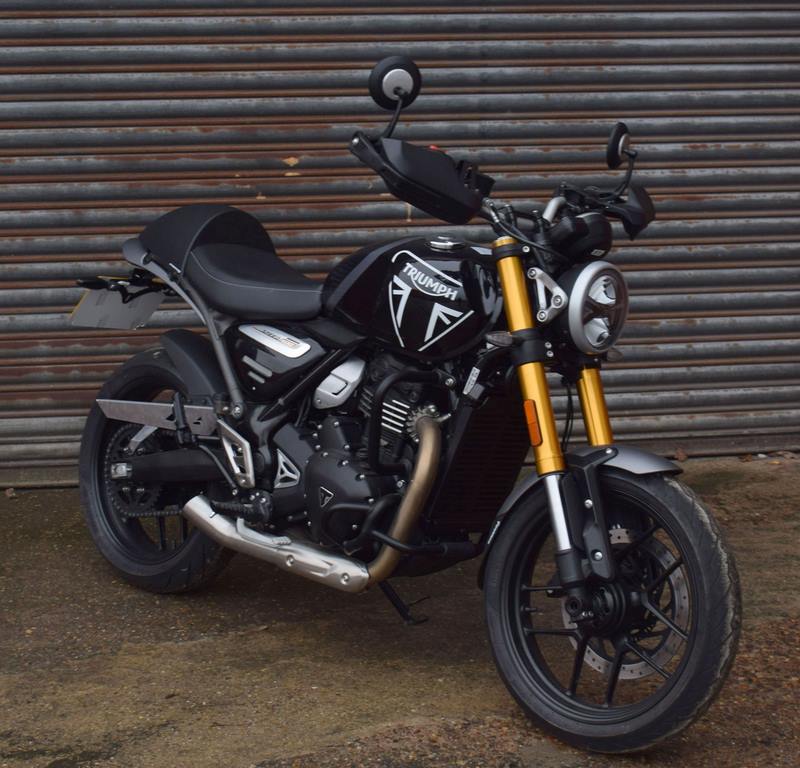 Pyramid / ピラミッド シートカウル マットブラック | Triumph Speed 400 2024- | 16130M