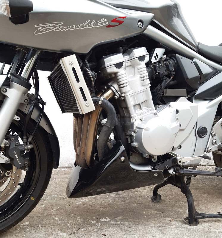 Pyramid / ピラミッド ベリーパン (water-cooled model only) グロスブラック | Suzuki GSF 650 Bandit 2007>2014 | 207035B