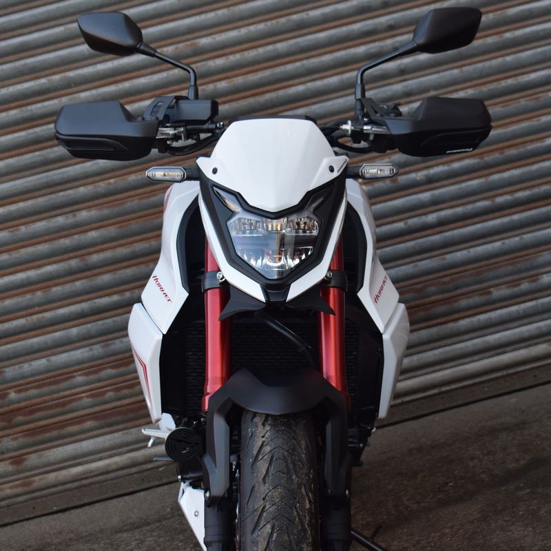 Pyramid / ピラミッド ラジエーター・チーク グラファイトブラック | Honda CB 750 Hornet （ホーネット） 2022>2024 | 21055E