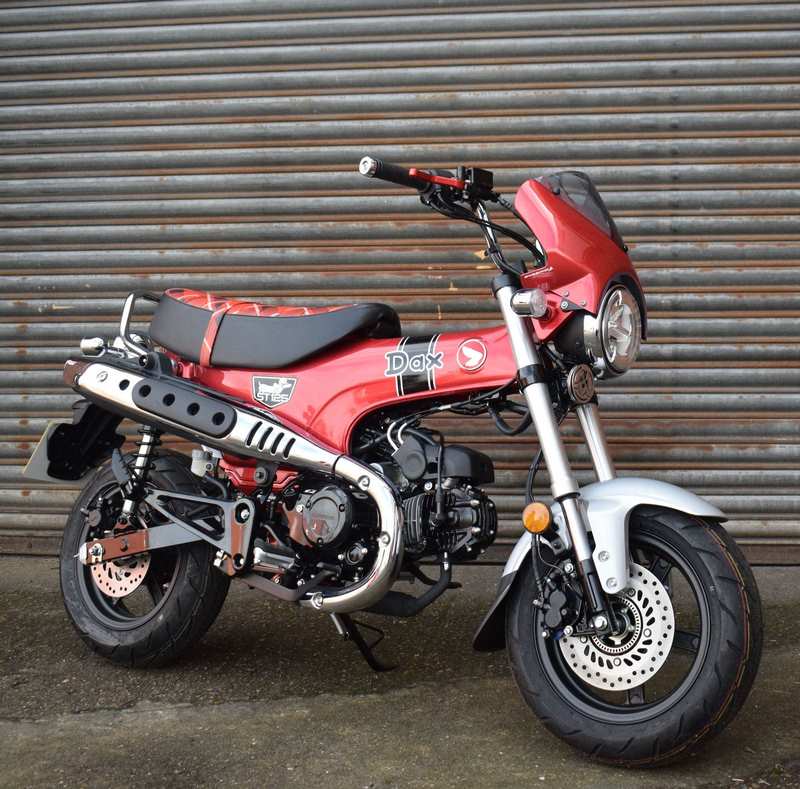 Pyramid / ピラミッド フライスクリーン パールネビュラレッド | Honda ST125 Dax 2023- | 21290R