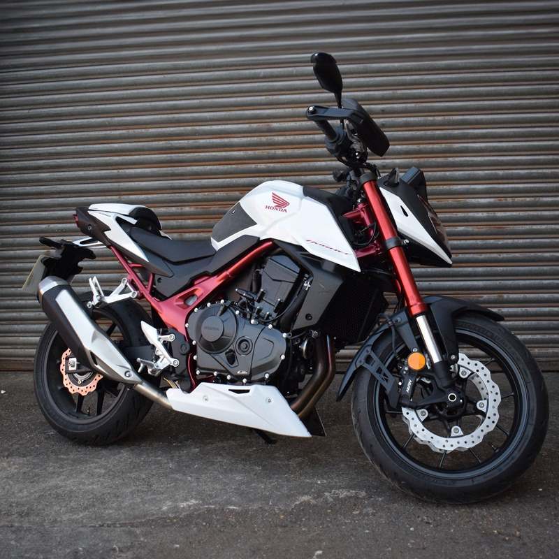 Pyramid / ピラミッド ベリーパン マットイリジウム グレーメタリック | Honda CB 750 Hornet （ホーネット） 2023>2024 | 21577D