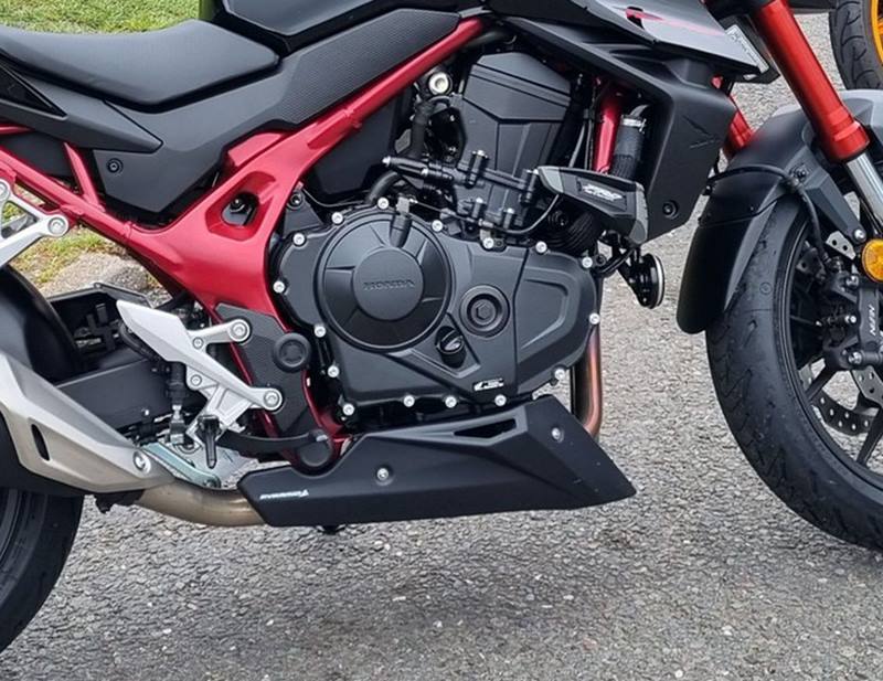 Pyramid / ピラミッド ベリーパン マットブラック | Honda CB 750 Hornet （ホーネット） 2023- | 21577M