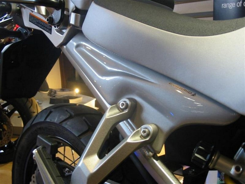 Pyramid Plastics / ピラミッドプラスチック Yamaha XT 1200 Z Super Tenere インフィルパネル カーボンルック 2010> | 22125X