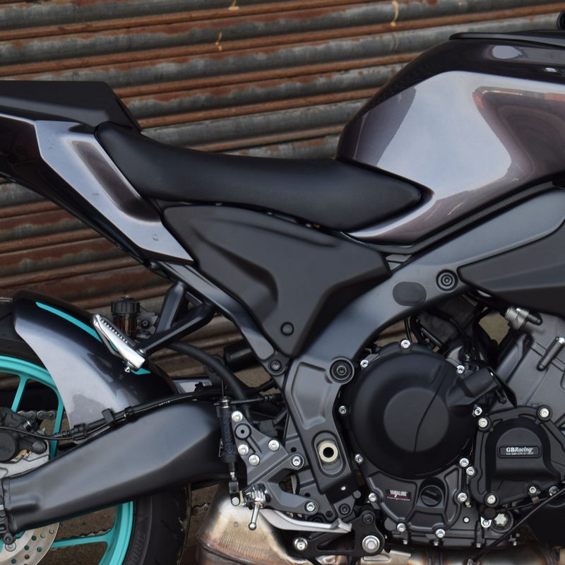 Pyramid / ピラミッド リア インフィルパネル マットブラック | Yamaha MT-09 2024> | 22147M