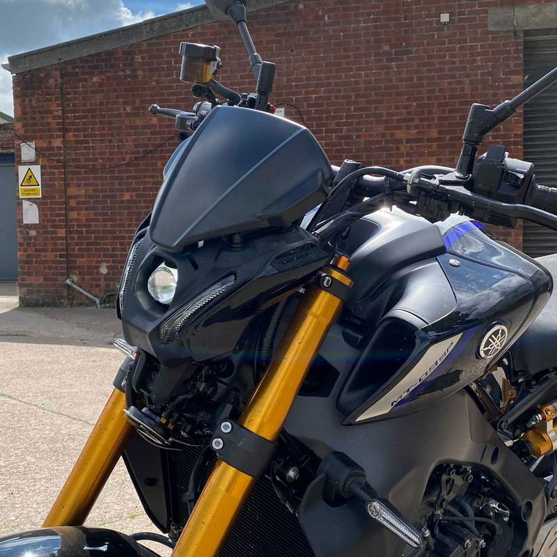 Pyramid / ピラミッド フライスクリーン カーボンルック | Yamaha MT-09 2021>2023 | 22160X