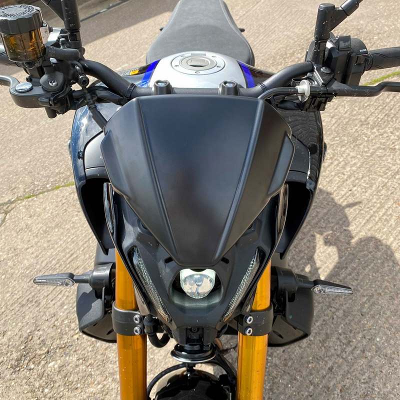 Pyramid / ピラミッド フライスクリーン カーボンルック | Yamaha MT-09 2021>2023 | 22160X