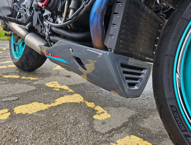 Pyramid / ピラミッド ベリーパン シアンストームカラーズ | Yamaha MT-10 2022- | 22170D