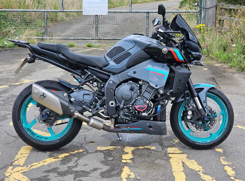 Pyramid / ピラミッド ベリーパン シアンストームカラーズ | Yamaha MT-10 2022- | 22170D