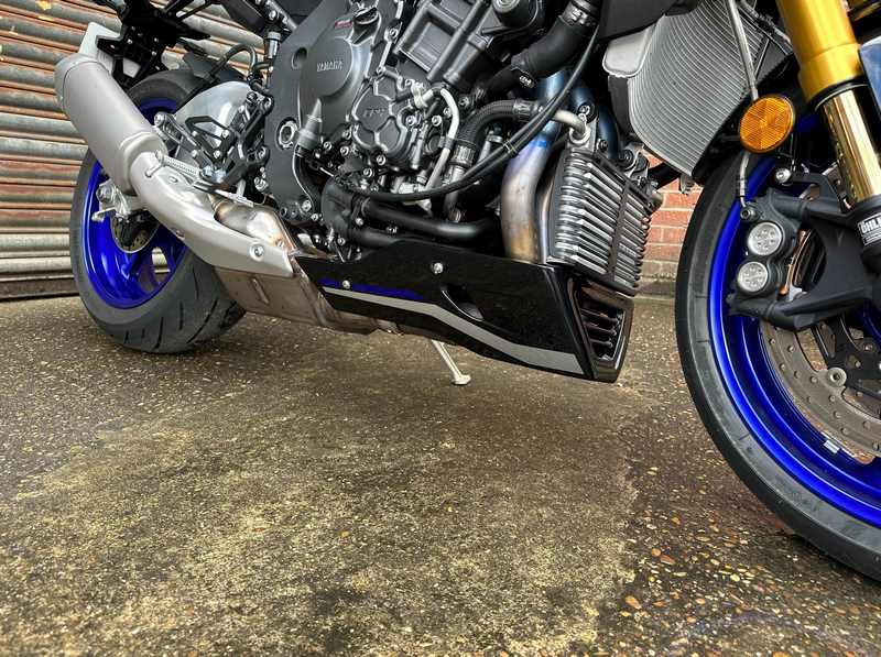 Pyramid / ピラミッド ベリーパン SP Colours | Yamaha MT-10 SP 2016- | 22170G