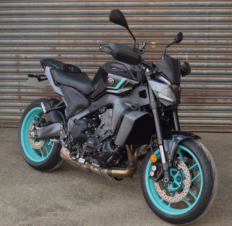 Pyramid / ピラミッド フライスクリーン マットブラック | Yamaha MT-09 2024- | 22190M