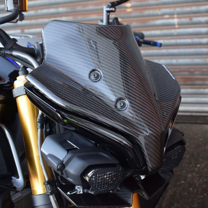 Pyramid / ピラミッド フライスクリーン カーボンファイバー | Yamaha MT-10 2022- | 22215A