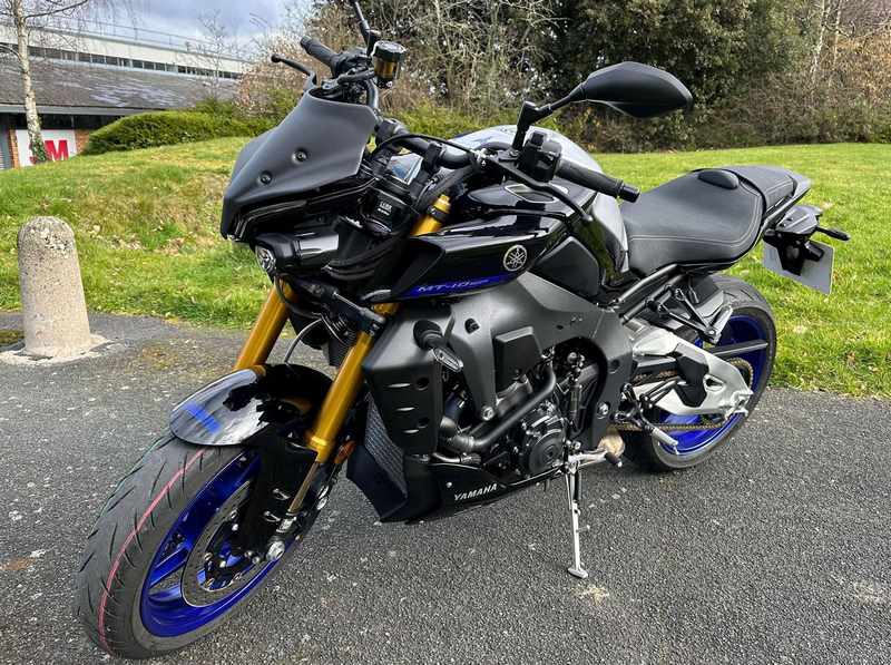 Pyramid / ピラミッド フライスクリーン アイコンブルー (マットブルー) | Yamaha MT-10 2022- | 22215PZ