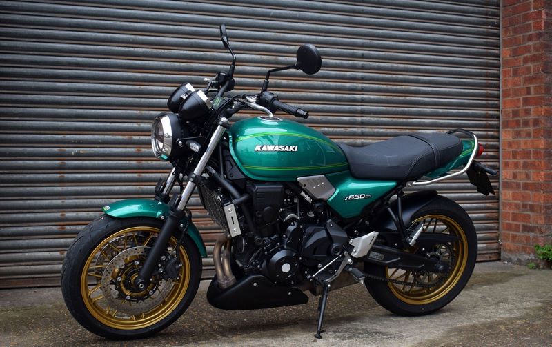 Pyramid / ピラミッド ベリーパン キャンディダイヤモンドブラウン | Kawasaki Z 650 RS 2021- | 23000E