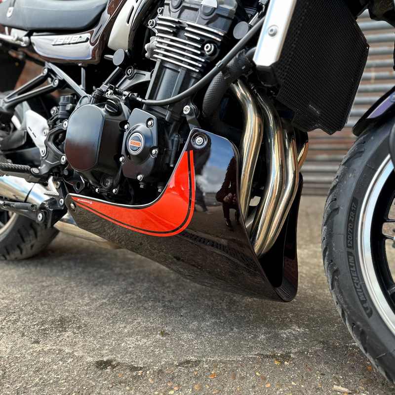 Pyramid / ピラミッド ベリーパン メタリックブラウン/メタリックオレンジ (Candytone Brown/Candytone Orange) | Kawasaki Z 900 RS 2018>2020 | 23905E