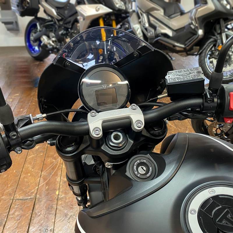 Pyramid Fly Screen | Crystal White Scheme | Triumph Trident 660 2021> | 26660D