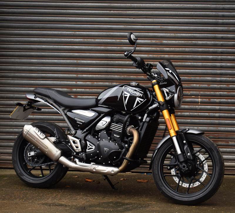 Pyramid / ピラミッド フライスクリーン 未塗装 | Triumph Speed 400 2024- | 26700U