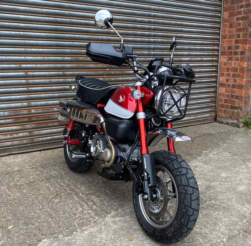 Pyramid / ピラミッド ハンドガード マットブラック | Honda Monkey 125 2018- | 30101M