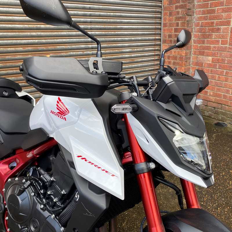 Pyramid / ピラミッド ハンドガード マットブラック | Honda CB 750 Hornet （ホーネット） 2023>2025 | 30192M