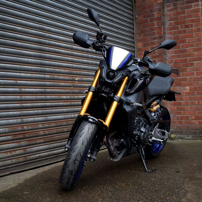 Pyramid Handguards | Matte Black | Yamaha MT-09 2021> | 30203M