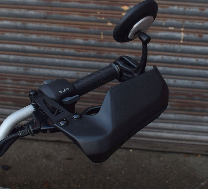 Pyramid / ピラミッド ハンドガード マットブラック | Triumph Speed 400 2024- | 30695M