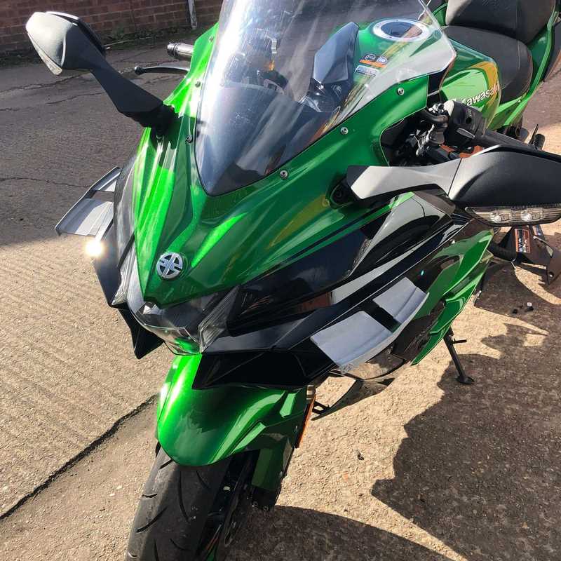 Pyramid GP Wings | Matte Black | Kawasaki Ninja H2 SX 2018> | 33000M