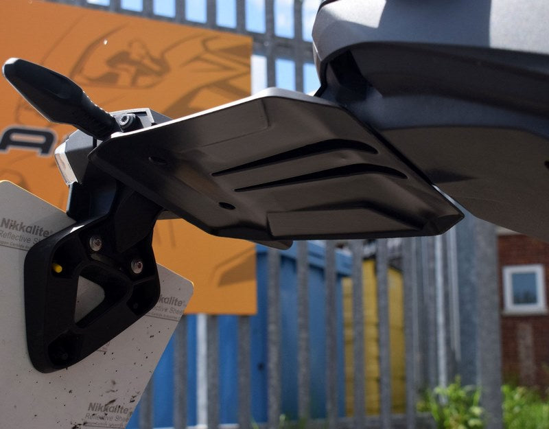 Pyramid / ピラミッド リアスプラッシュプロテクター マットブラック | BMW F 900 R 2020- | 34901M