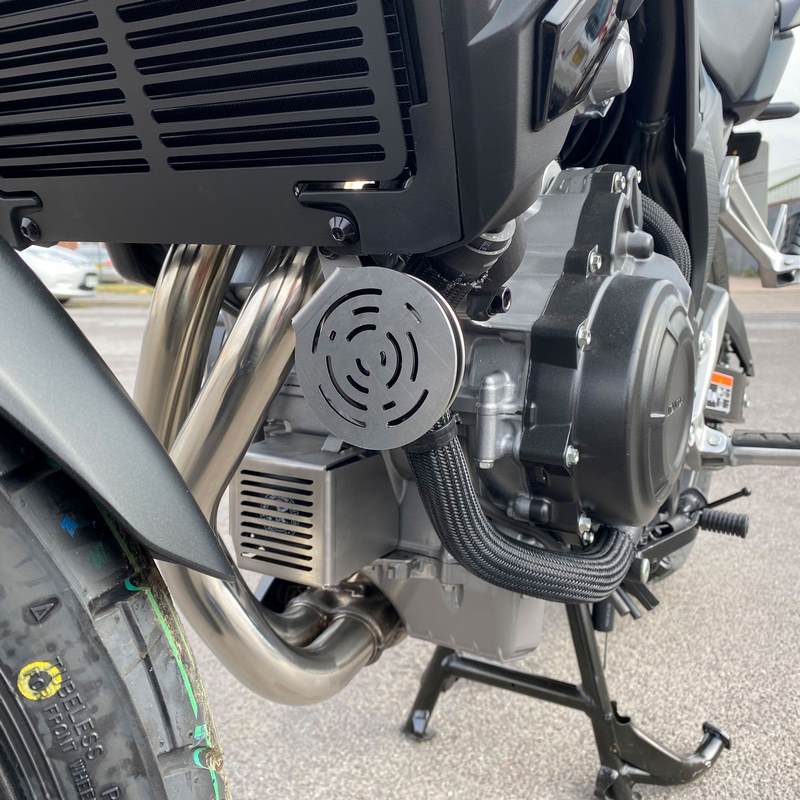 Pyramid Horn Cover | Black | Honda CB 500 X 2022> | 35160M