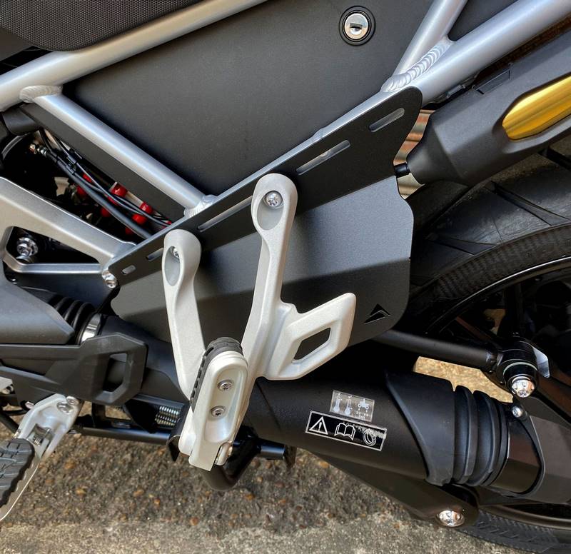 Pyramid / ピラミッド インフィルパネル マットブラック | Triumph タイガー 1200 GT 2022- | 35601M