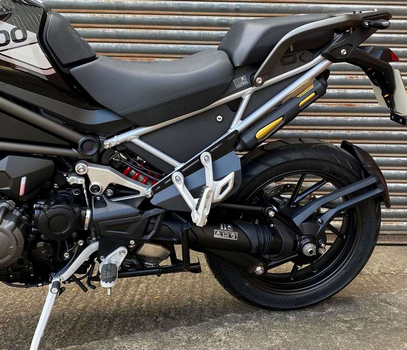 Pyramid / ピラミッド インフィルパネル マットブラック | Triumph タイガー 1200 GT 2022- | 35601M