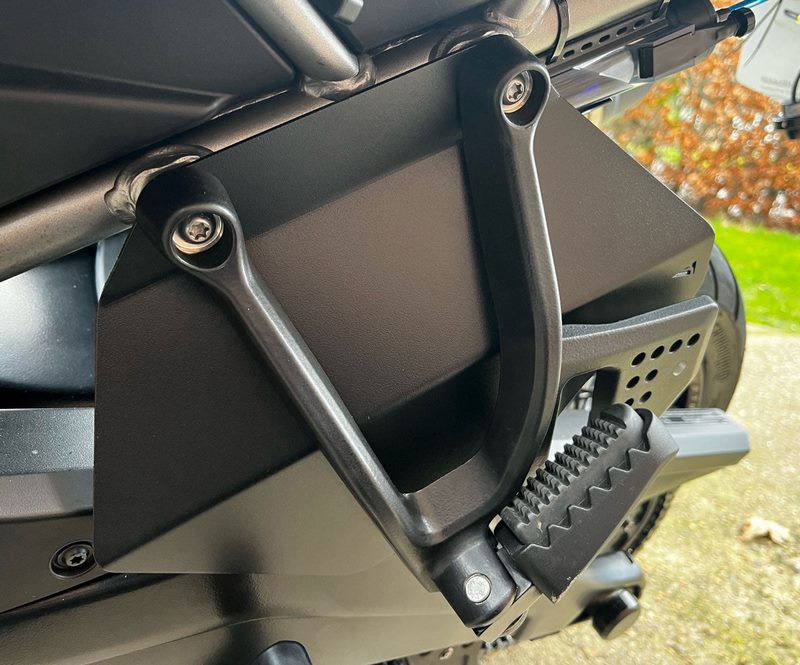 Pyramid / ピラミッド インフィルパネル マットブラック | Harley Davidson パンアメリカン 1250 2021- | 35850M