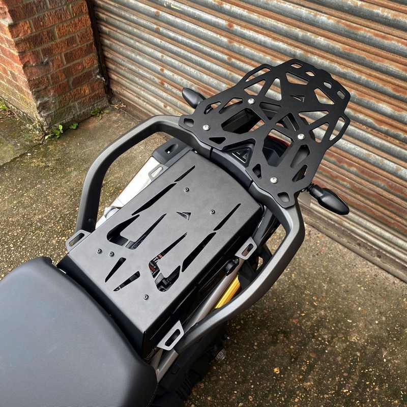 Pyramid / ピラミッド リアラック マットブラック | Triumph タイガー 1200 GT 2022- | 36215M